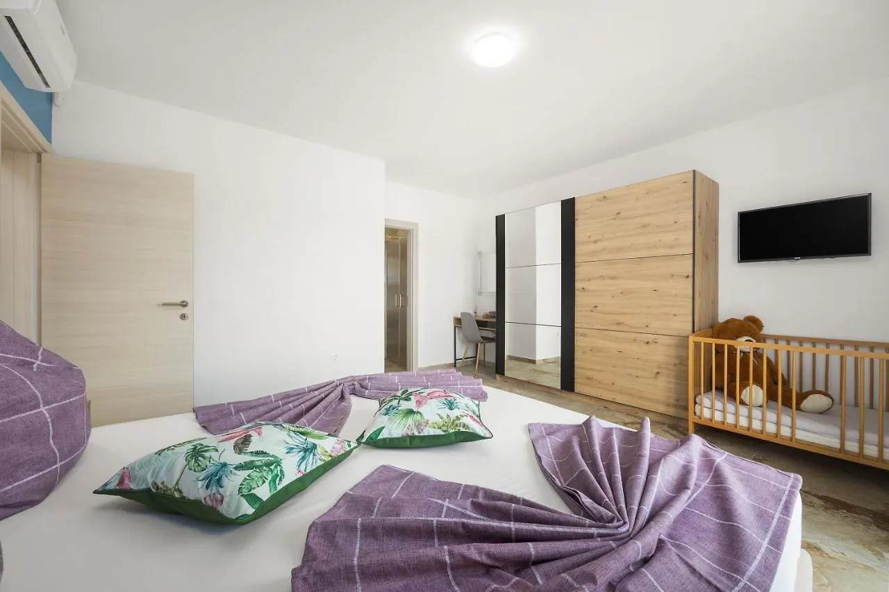 Villa Nur Amela Pula 0*,